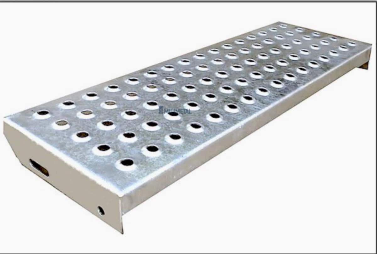 002- Round Hole Stair Tread