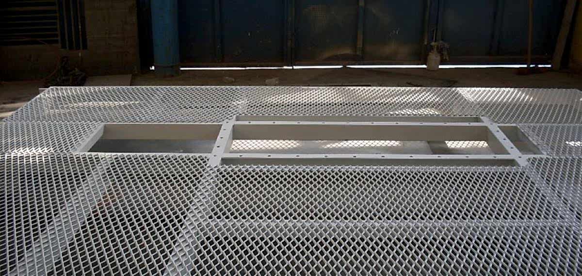 Yürüme Platformu olarak Genişletilmiş Metal